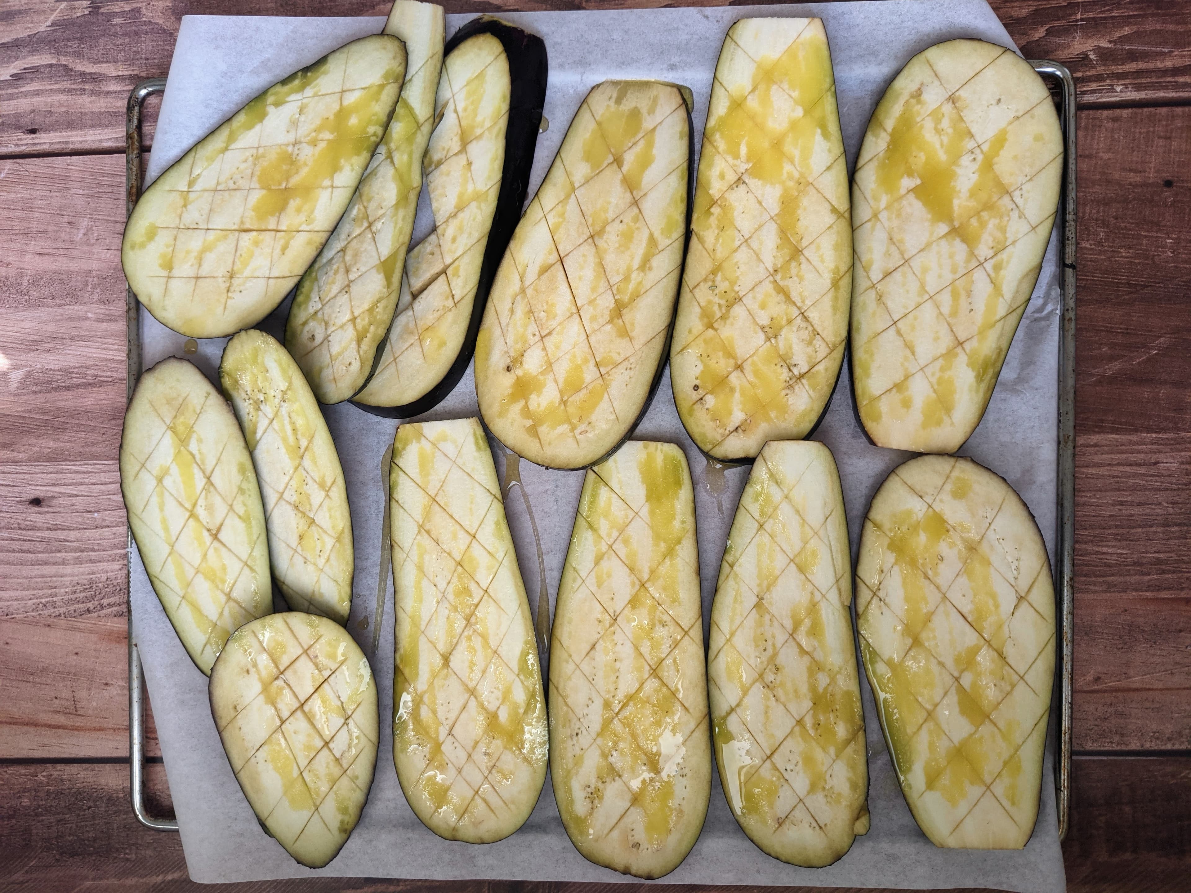 The eggplants prepared to go to the oven